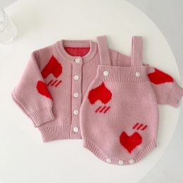 Panks 2023 Nouveau doux bébé pull d'emprille coeur imprimé nouveau-né bodys coton coton coton cardigan veste cardigan