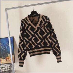 Pulls femmes hommes automne col en V rayé mode manches longues femmes haut de gamme broderie Amoy ami tricot pull manteau