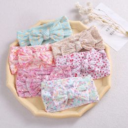 Sweatshirts 20pc / lot Nouveaux imprimés floraux Bows Nylon bébé turban, câble nerveux en tricot en nylon Bande de nylon pour les enfants girnes Tie Dye Nylon Head Wraps