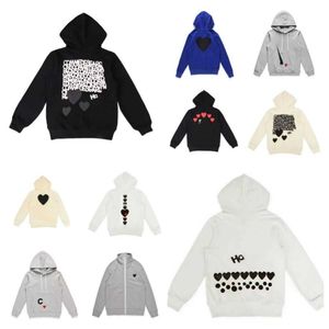 Sweatshirts Cdg Des Hoodies Com Designer Garcons Sweatshirt Mockneck Play Big Heart Sweat à capuche Full Zip Up Beige Marque Taille S-xl Fz