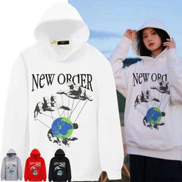 Sweatshirts Hommes Femmes Designer Sweats à capuche Mode Streetwear Version correcte de la niche américaine Nouvel Ordre Earth Line Doll Imprimé Lâche Capuche Hommes Femmes Peluche Swea