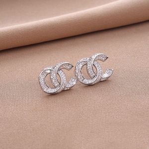 Doux 18K Plaqué Or Marque De Luxe Designers Lettres Goujon Clip Chaîne Géométrique Femmes Célèbres 925 Argent Cristal Strass Boucle D'oreille De Noce Jewerlry 2 Couleurs