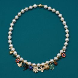 Collier Sweet and Cool Forest Garden avec différentes couleurs, bouton magnétique plaqué or zirconium, papillon, coccinelle, perles, chaîne de clavicule pour femme