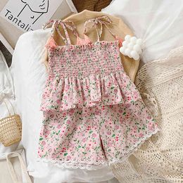 Sweet Girl Clothes Set Summer Baby Bloemen Sling Top met Shorts Kindermode Leuke tweedelige Suit 210515