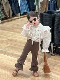 Sweet Girls Floral Embroidery Shirts Kids Double Falbala Tassel Buckle Blouse 2024 Lente kinderen Flare Sleeve Princess Tops Z6615