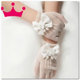 Sweet Girls dentelle creux gants blancs boutique enfants accessoires de princesse de mariage enfants stéréo perles fleurs arcs gants de doigt 260a