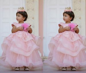 Dulce joya con cuello Vestidos de niña de flores Faldas con gradas Ocasión especial para bodas Longitud del piso Vestidos para niños Apliques Vestido de comunión