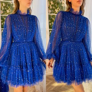 Doux bleu royal robes de retour courtes paillettes col haut manches longues mini robe de retour de cocktail une ligne