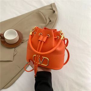 Sac seau à vent pour fille, doux tempérament, nouvelle niche originale avec lettres ins, sac à main de loisirs, automne 2023