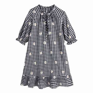 Femmes douces O cou Bow dentelle robe printemps-automne mode dames collège style mignon femme plaid mini 210515