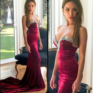 Sweetheart Mermaid Prom Dresses 2018 Red Fluwelen Beaded Formele Jurken Arabische Prom Jurken Gelegenheid Feestjurk