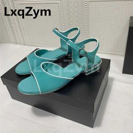 Sweety talons bas femmes sandales bout rond chaussures chaîne décor 2022 nouvelles chaussures d'été pour dame en cuir véritable luxe Sanda X230523