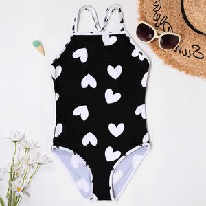 Zwemkleding Hart Print Meisjes Eendelig Badpak Kinderen 5-12 Jaar Meisje Badpak Zwemmen Monokini Cross Back Kinderbadkleding Strandkleding HKD230628