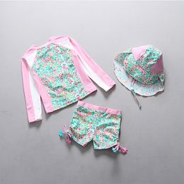 Zwemkleding Roze Bloemen Zonnehoed 3-delig Meisjeskleding Kinderen Peuter Babypakje Kinderen 2-delig Ming-pak met lange mouwen 230325