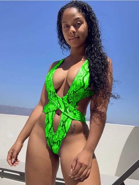 Traje de baño Sexy Monokini Traje de baño de una pieza Mujer 2022 Neón Verde Estampado de serpiente Vendaje Corte Tanga Traje de baño Mujer Traje de baño de corte alto HKD230628