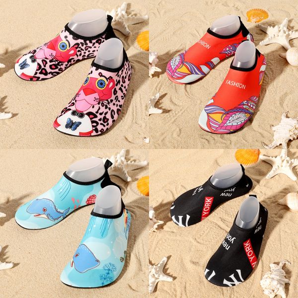 Chaussures de natation à séchage rapide pour filles, chaussures d'eau de plage pour garçons, pantoufles d'intérieur souples, chaussettes de natation en apnée, taille 36-4 46