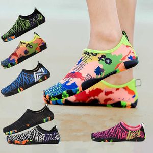 Zwemmen Water Aqua Schoenen Dames Mannen Strand Camping Schoenen Volwassen Unisex Aqua Flat Soft Walking Lover Yoga Schoenen Antislip Sneakers Y0714