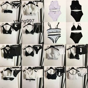 Traje de baño Calzoncillos balencaigaly Carta balencigaly Traje de mujer Halter acolchado Sujetador de baño Bikinis de playa Negro Blanco Mujer Split Charmin Traje de baño sexy de lujo