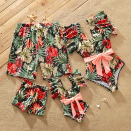 Badmode Patpat Familie Bijpassend Badpak Allover Bloemenprint Zwembroek Shorts en Ruche Belted Badpakken Dames 2023