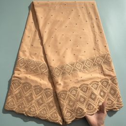Swiss Voiile Lace en Suisse de haute qualité 100% coton Polish Men Dry Hobe Lace Fabric pour robes de mariée Tabrics africains 240511
