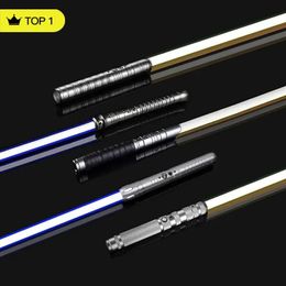 Zwaarden/wapens LED SWORDSGUNS RGB Metal LightsAber Laser Sword Sabre de Luz Foc Rave wapen Duellerend knipperend speelgoed 7 kleuren veranderende kpop lichtstick