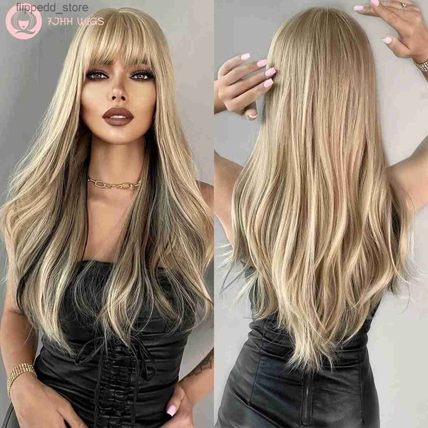 Pelucas sintéticas 7JHH WIGS Peluca rubia destacada con flequillo Pelucas de pelo largo y rizado en capas Peluca natural sintética para mujeres usadas diariamente Q231021