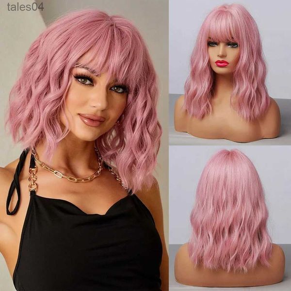 Pelucas sintéticas HAIRCUBE Peluca sintética ondulada con flequillo Pelucas rosadas cortas Bob Peluca ondulada rizada hasta los hombros Peluca de cosplay Peluca colorida diaria YQ231110