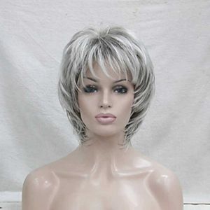 Synthetische pruiken HAIRJOY Pruik van synthetisch haar Krullend Pixie-kapsel Gelaagd kapsel met pony Balayage met accenten Grijze pruik 240328 240327