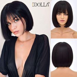 Perruques Synthétiques Idolla Court Bob Perruque Avec Pleine Frange Couleur Naturelle Pour Noir Blanc Femmes Halloween Noël Cosplay Lolita Cheveux 230627