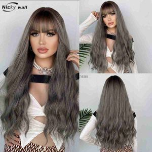 Perruques synthétiques Longs perruques de cheveux ondulés avec frange Silver Grey Wig pour femmes filles nature naturel Wig synthétique Fibre résistant