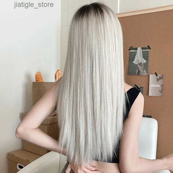 Pelucas sintéticas NAMM Silver Grey Women Wig para mujeres Partido diario pelucas largas rectas pelucas sintéticas con flequillo esponjoso Y240403 resistente al calor