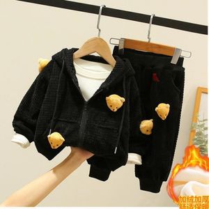 t Automne et hiver Vêtements pour enfants Garçons en peluche Sui Wear New Baby Style étranger Vêtements épaissis Ensemble deux pièces pour petites et moyennes tailles