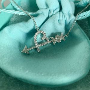 T's sterling Sier Diamonds van de familie met één pijlpiercing, piercing liefde ketting veelzijdige lichte hanger, kleine en elegante sleutelbeenketting