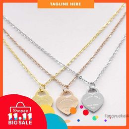 T Home explosivo collar de corazón de acero inoxidable gargantilla estilo corto accesorios de mujer acero titanio collar de corazón de melocotón único regalo de vacaciones preferido XFQ9