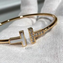 t Home Bracelet ouvert en forme de T en or rose avec maille de diamant rouge blanc fritillaire mode Stylejyox