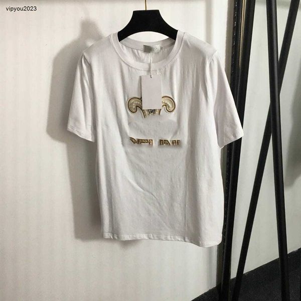 Camiseta diseñador mujer marca ropa mujer verano top moda diamante perla bordado letra parche tela de manga corta camisa para mujer tamaño asiático S-2XL 27 de marzo
