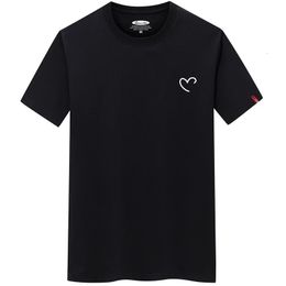 T-shirt pour les hommes Overating Summer Mens Coton Shirts Men T-shirt décontracté T-shirt Love Heart Print Tshirt O-Neck HEEVE MAN TOPS 240409