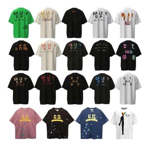 T-shirt Summer Fashion Mens Designers Womens Tees Tshirts Loose Short à manches courtes Hip Hop Streetwear Letter T-shirt 68