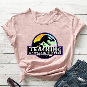 T-shirt L'ENSEIGNEMENT EST UNE PROMENADE DANS LE PARC Tshirt Professeur dinosaure Chemise Drôle grunge tumblr Chemises femmes art esthétique vintage tee top