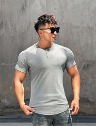 Camisetas 2023 Ejercicio muscular Fitness Semi apretado Camisa de manga corta Entrenamiento para hombres Solid Stripe Elastic Running Sports Gym
