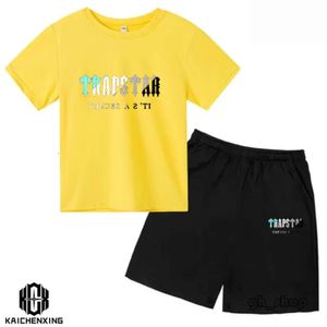 T-shirts 2024 Zomer TRAPSTAR T-shirt Kinderen Jongens Strand Shorts Sets Streetwear Trainingspak Mannen Vrouwen Kleding Meisjes Sportkleding Shirt 8116