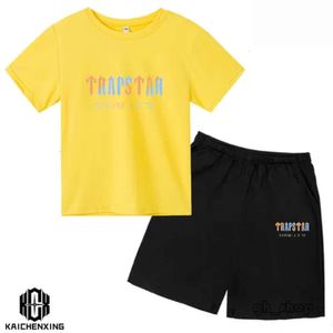 T-shirts 2024 Été TRAPSTAR T-shirt Enfants Garçons Shorts De Plage Ensembles Streetwear Survêtement Hommes Femmes Vêtements Vêtements De Sport Pour Filles 7014