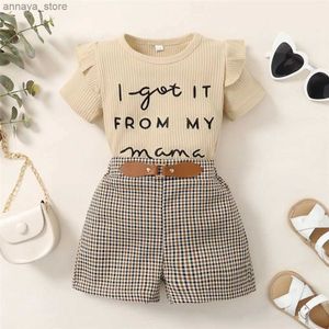 T-shirts 2pcs Toddler Baby Girl Deset Letter Print Short Sleeve Top+Geroolde shorts Summer Fashion Outfit voor Kid Girl 1-6 jaarl2404