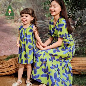 T-shirts Amila 2024 Zomer nieuwe meisjesjurk moeder-dochter familie bloemenjurk multi-stijl bloemen mouwloze 0-6yl2405