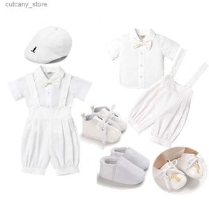 T-shirts Babykleding jongens en meisjes Witte set voor jongen Herenpak Tops Broeken Schoenen Hoed 1e verjaardag Outfit Doop L240311