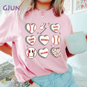 T-shirts Journée de jeu de baseball maman Tshirt Summer Graphic T-shirts à manches courtes Tee-shirt pour femmes Vêtements féminins