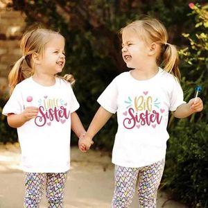 T-shirts Grande et petite soeur T-shirt assorti col rond filles T-shirt blanc bébé fille body soeur tenue enfant en bas âge fille vêtements ldd240314