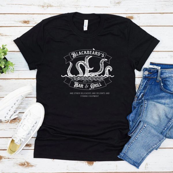 T-shirts Black Beard's Bar and Grill T-shirt Notre drapeau signifie la mort Chemise Gentleman Pirate T-shirt Vintage LGBT Chemises Graphiques Tee Tops