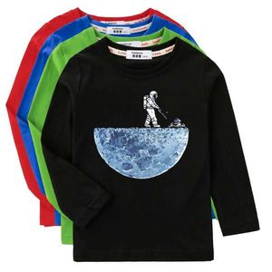 T-shirts Boys Shirt à manches longues astronaute T-shirt drôle de printemps automne coton vêtements gamin spaceman fashion tops 240410