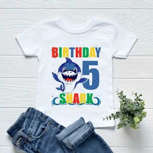 T-shirts t-shirt garçons mignon requin-cadeau d'anniversaire numéro de 1 à 10 ans imprimé pour enfants costume de fête de mode filles t-shirts t-shirts d240529